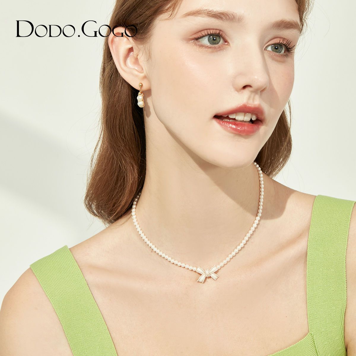 DODOGOGO蝶結びパールネックレス女性高級感新型ネックチェーン