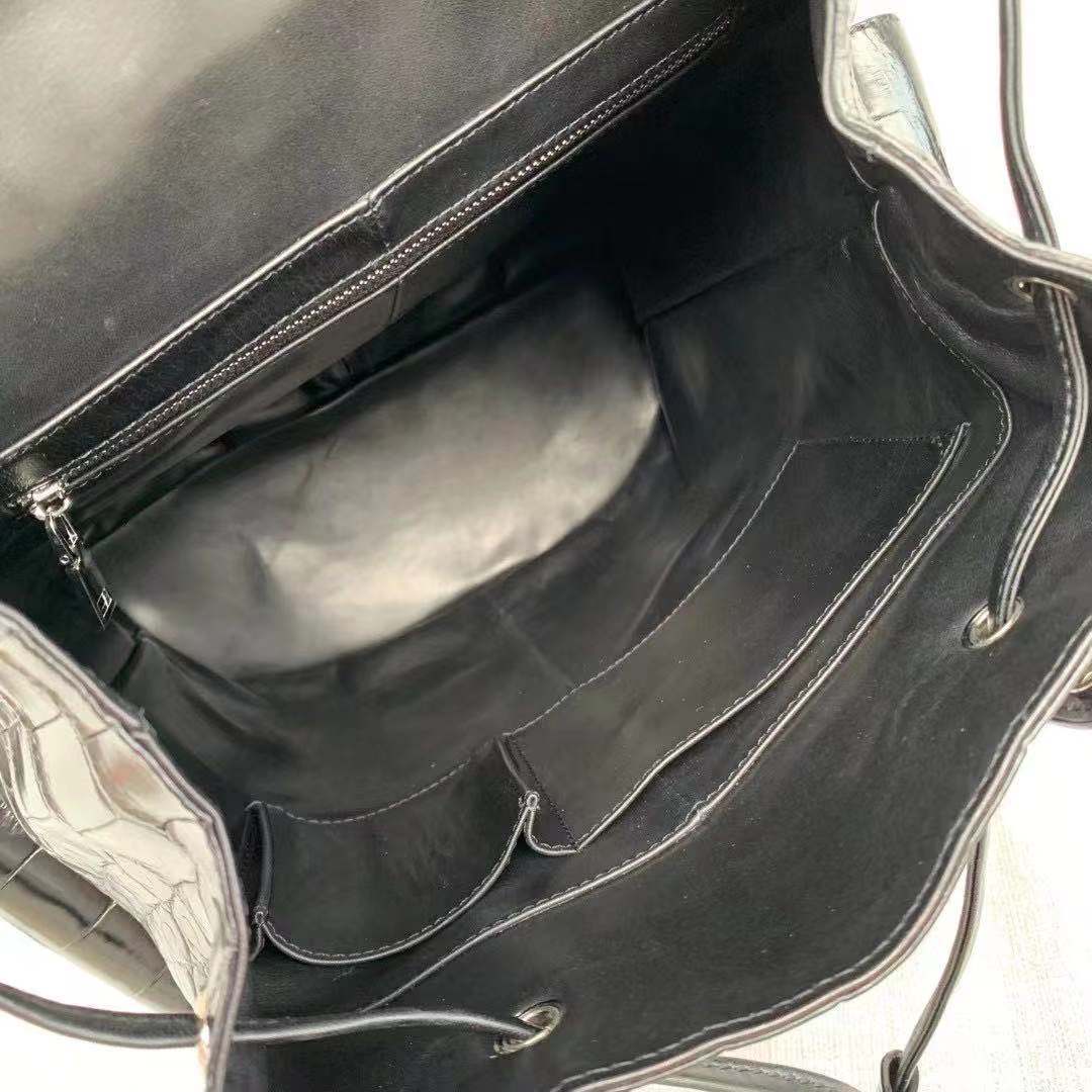 ワニ皮腹の皮 本革製 メンズリュック カジュアルファッション 旅行かばん両肩バックパック