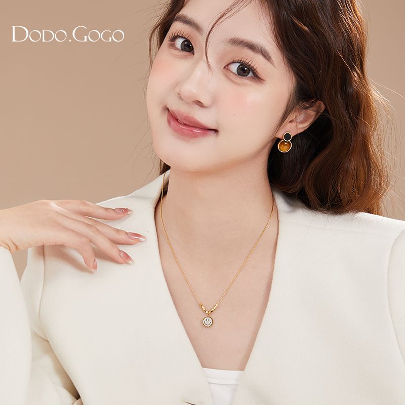 DODOGOGO  笑顔ブロックチタン鋼ネックレス女性贅沢首飾り2024春夏新作ネックレス
