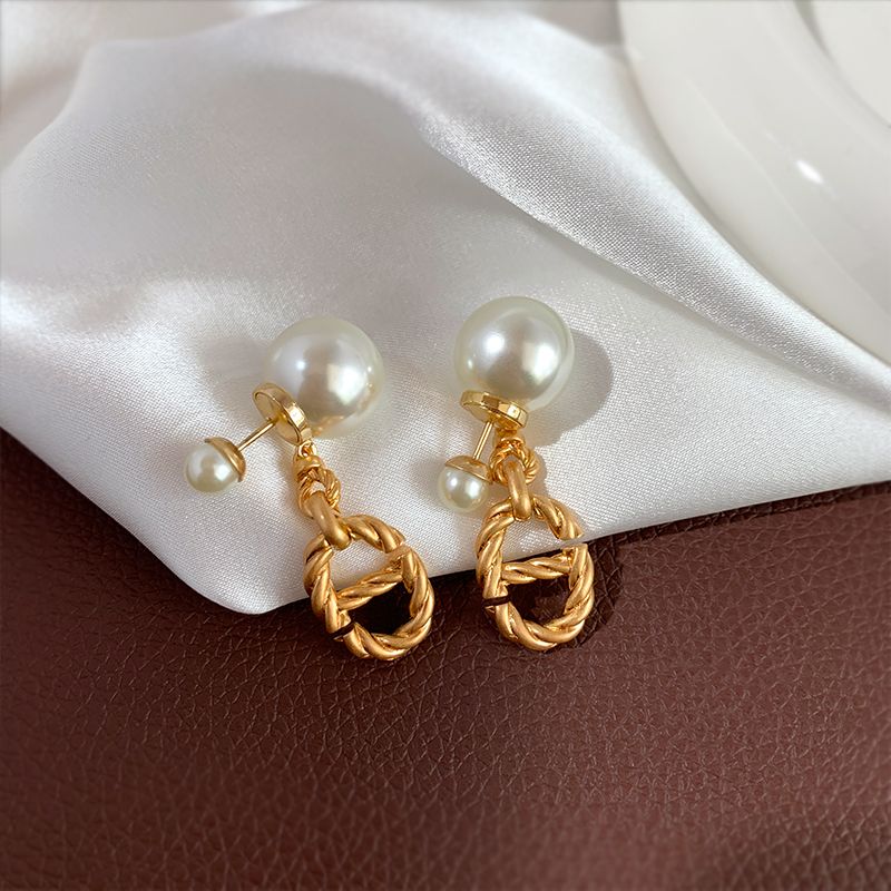 AOMIDIOR 女性イヤリング 高級感 気質 精緻真珠 レディーファッション耳飾り　