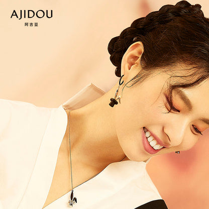 AJIDOU消えたサーカスシリーズのアイデアウサギのかわいいおしゃれネックレスプレゼント