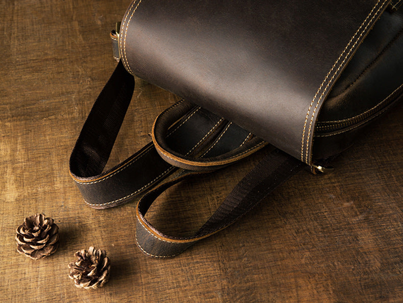 メンズリュック牛革レトロ韩国ファッション個性戸外旅行カジュアル男性パソコンバッグ