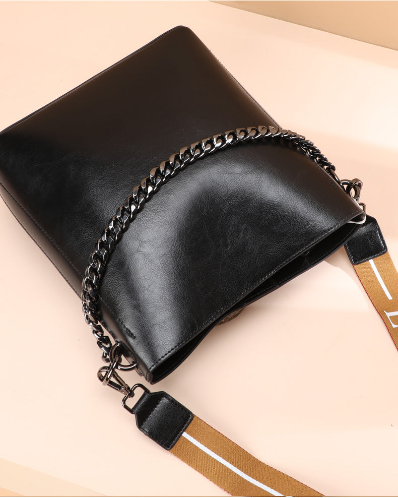 レディースバッグ本革ファッションバケツバッグハンドバッグ個性何とでも合うブロードバンドシンプル ショルダーバッグ.ポシェット