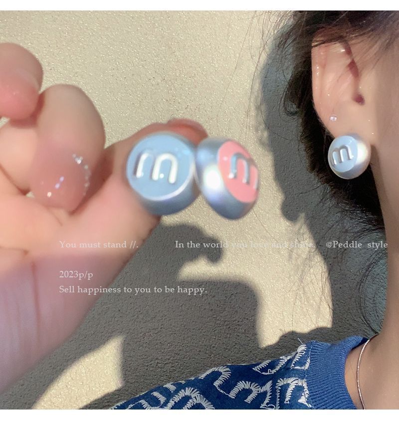 MiuMiu レディーファッション高級感耳飾り 気質 精緻女性イヤリング EH0182