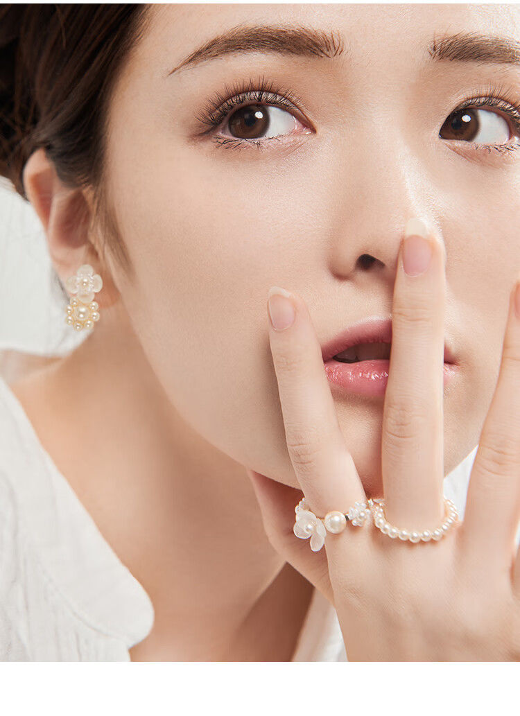 AJIDOU乙女の組み合わせパールフラワーリング柔らかでエレガントな指輪贈り物