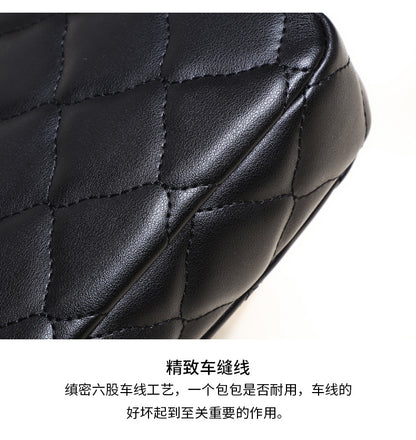 本革チェック柄チェーンバッグ斜め掛けバッグシンプルエレガント何とでも合うショルダーバッグ.ポシェット