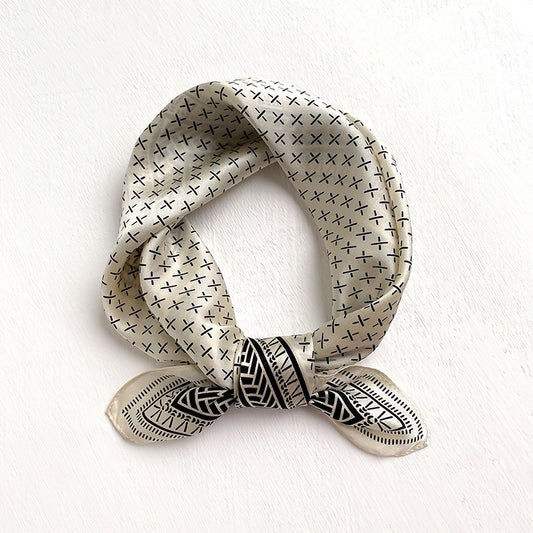 シルクスカーフファッションスカーフ薄手のマフラーを飾るエレガント気質ネッカチーフ