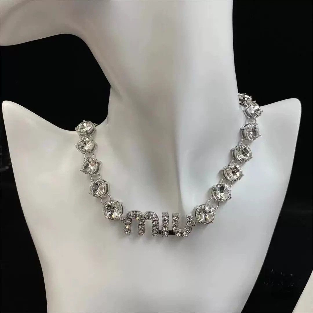 MIUMIU レディーファッション高級感 気質 鎖骨チェーン女性ネックレス ブレスレット