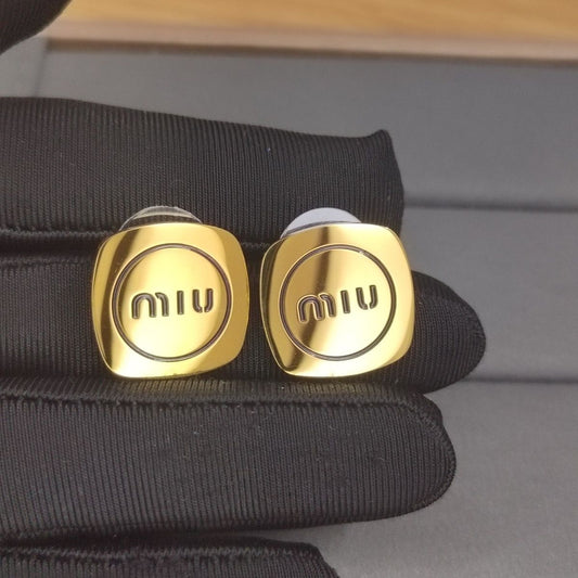 MiuMiu レディーファッション高級感耳飾り 気質 精緻女性イヤリング EH0178