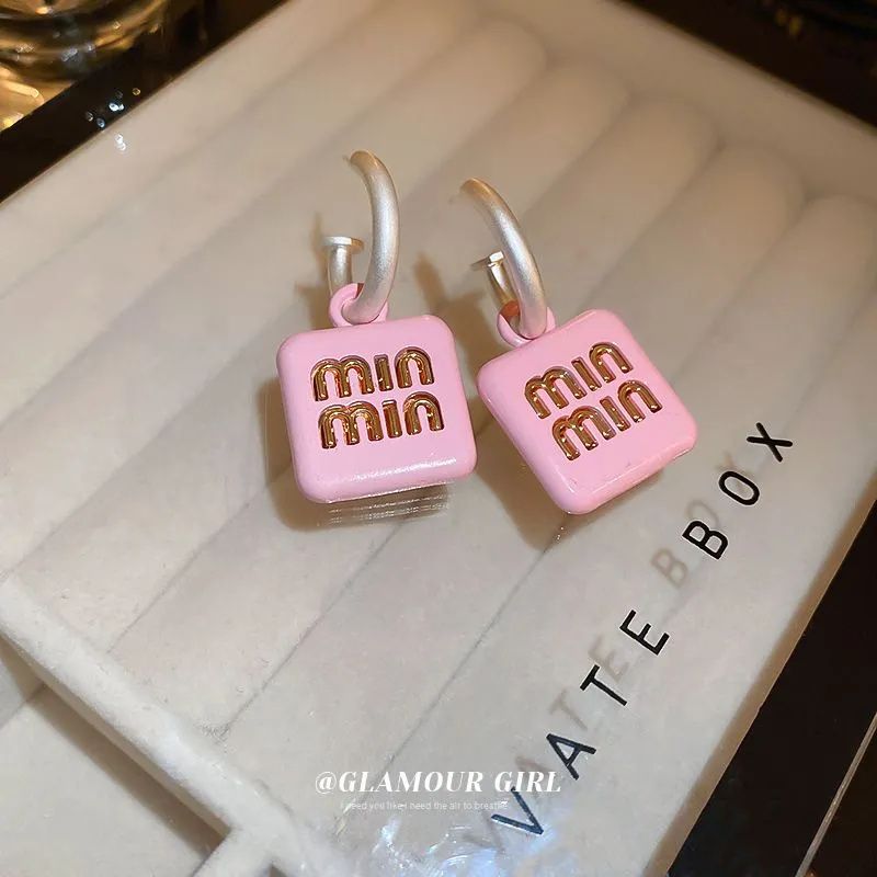 MiuMiu レディーファッション高級感耳飾り 気質 精緻女性イヤリング EH0191