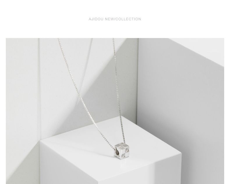 AJIDOU925シルバールービックキューブネックレスシンプル幾何鎖骨チェーン贈り物