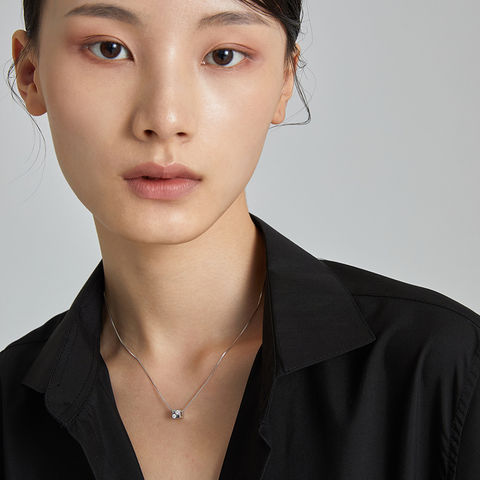 AJIDOU925シルバールービックキューブネックレスシンプル幾何鎖骨チェーン贈り物