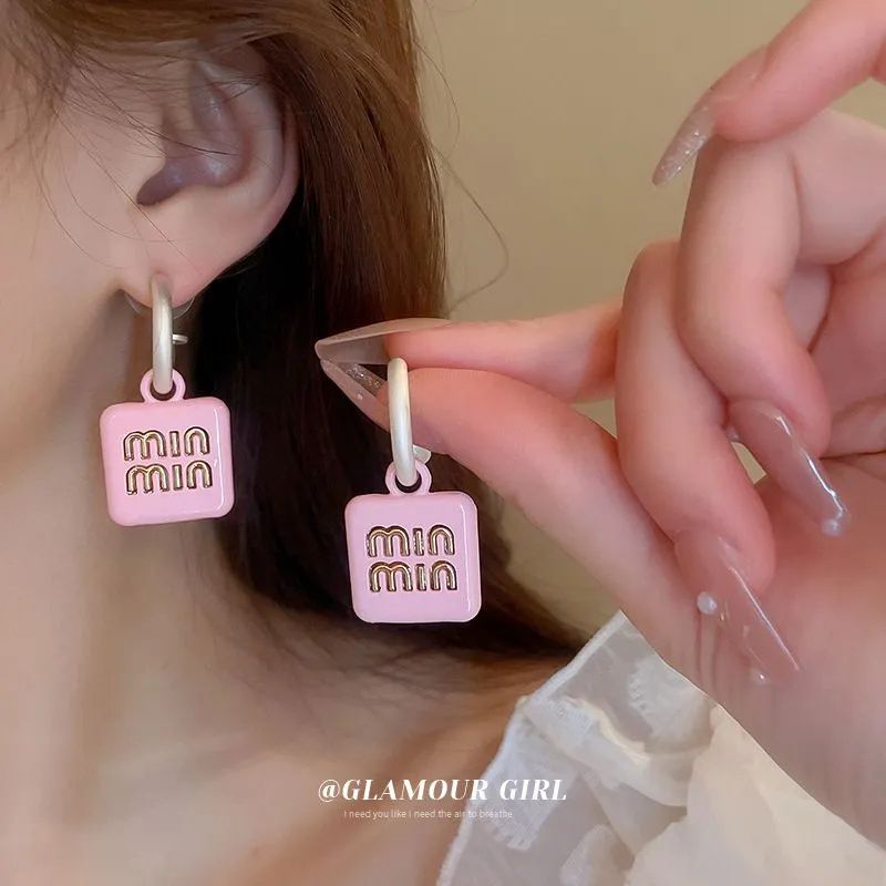 MiuMiu レディーファッション高級感耳飾り 気質 精緻女性イヤリング EH0191