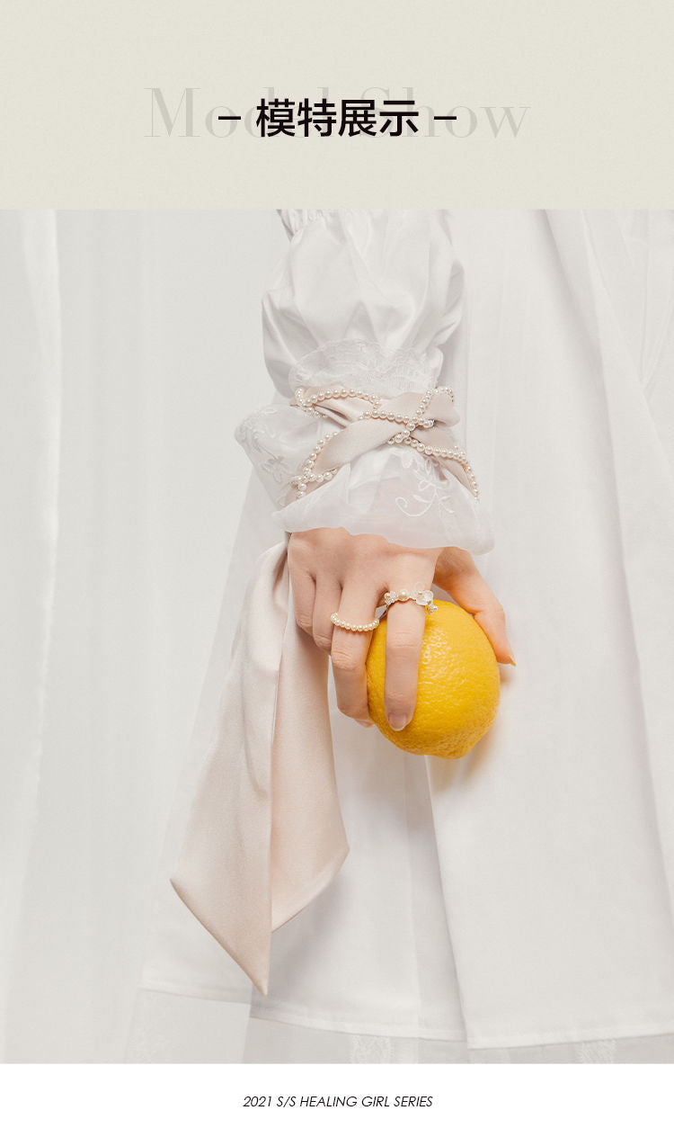 AJIDOU乙女の組み合わせパールフラワーリング柔らかでエレガントな指輪贈り物