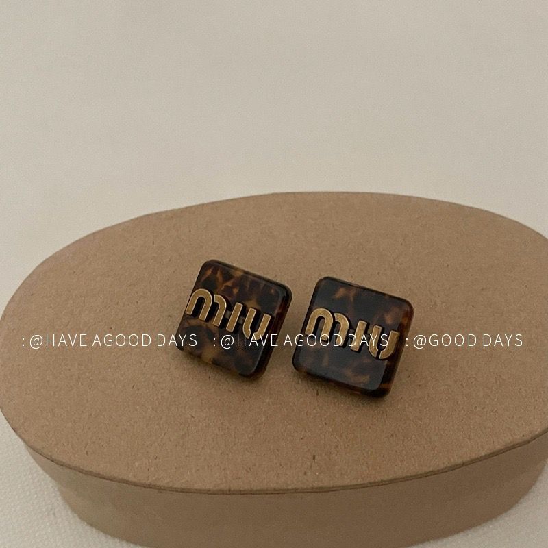 MIUMIU レディーファッション高級感耳飾り 気質 精緻女性イヤリング EH0002