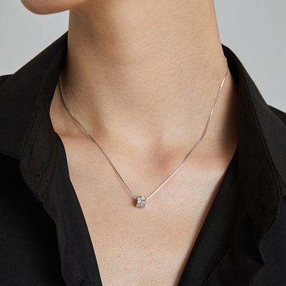 AJIDOU925シルバールービックキューブネックレスシンプル幾何鎖骨チェーン贈り物