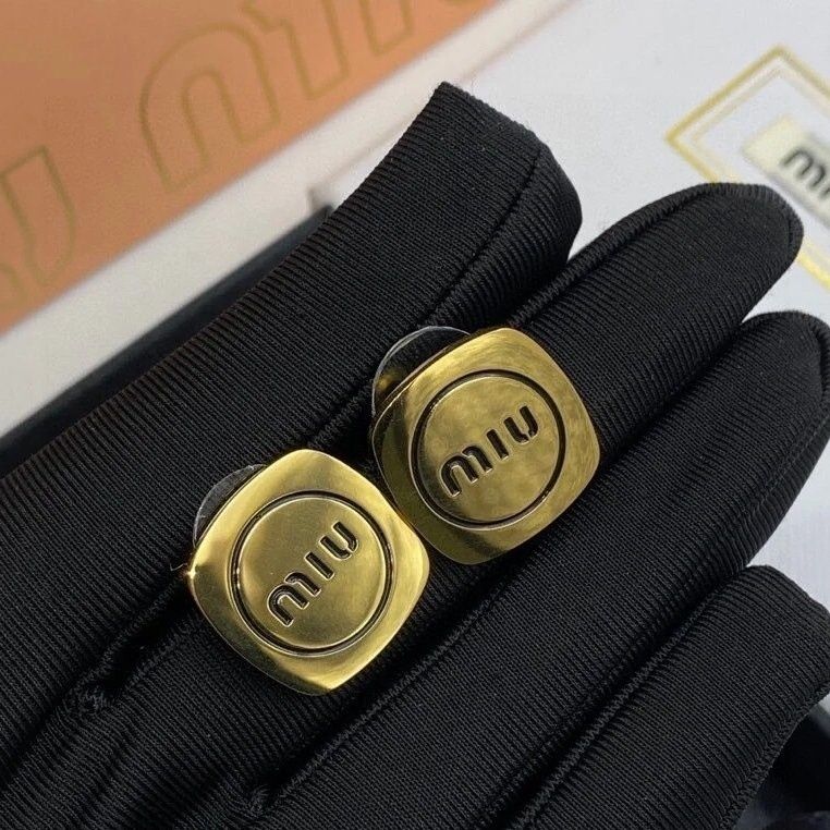 MiuMiu レディーファッション高級感耳飾り 気質 精緻女性イヤリング EH0178