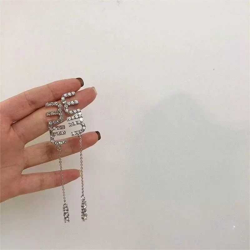 MiuMiu レディーファッション高級感耳飾り 気質 精緻女性イヤリング EH0231