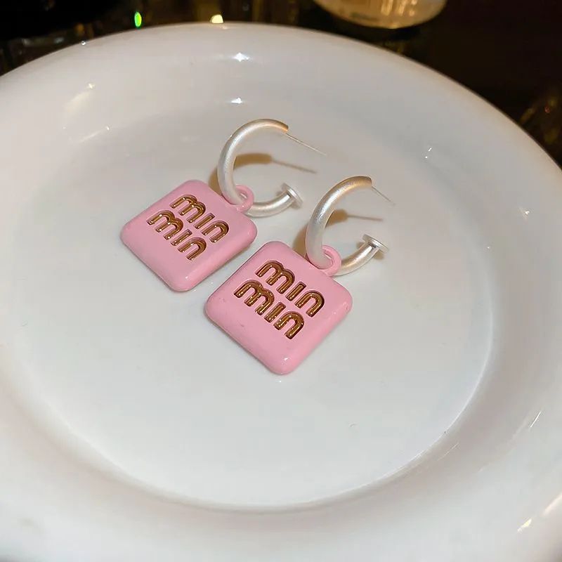 MiuMiu レディーファッション高級感耳飾り 気質 精緻女性イヤリング EH0191