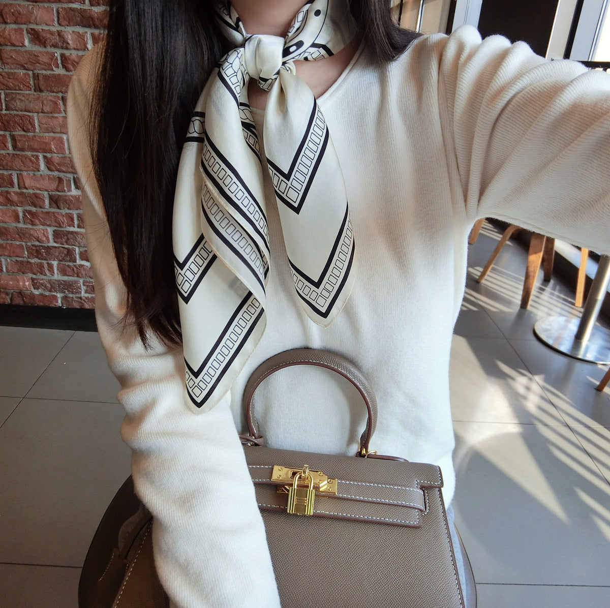 シルクスカーフプリント柄エレガントおしゃれなシルクの飾りネッカチーフマフラーレディーススカーフ