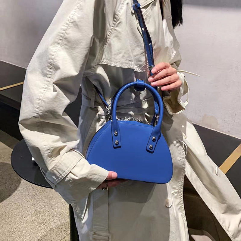 女性のハンドバッグ本革ショルダーバッグ個性的な貝殻バッグ高級感の斜め掛けバッグ