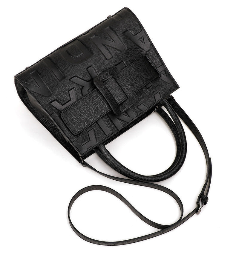 気質本革レディースバッグおしゃれ字母柄ハンドバッグ通勤大容量ショルダーバッグ何とでも合うハンドバッグ.カバン