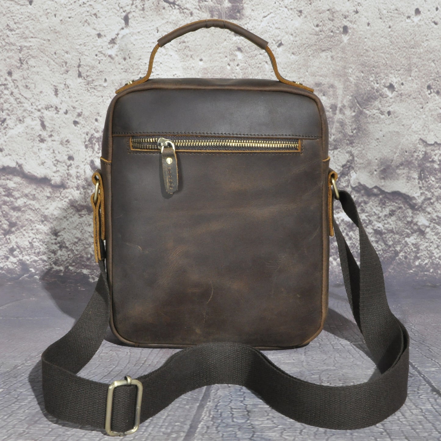 メンズショルダーバッグ牛革本革製レトロアウトドア旅行 男性用斜めがけバッグ