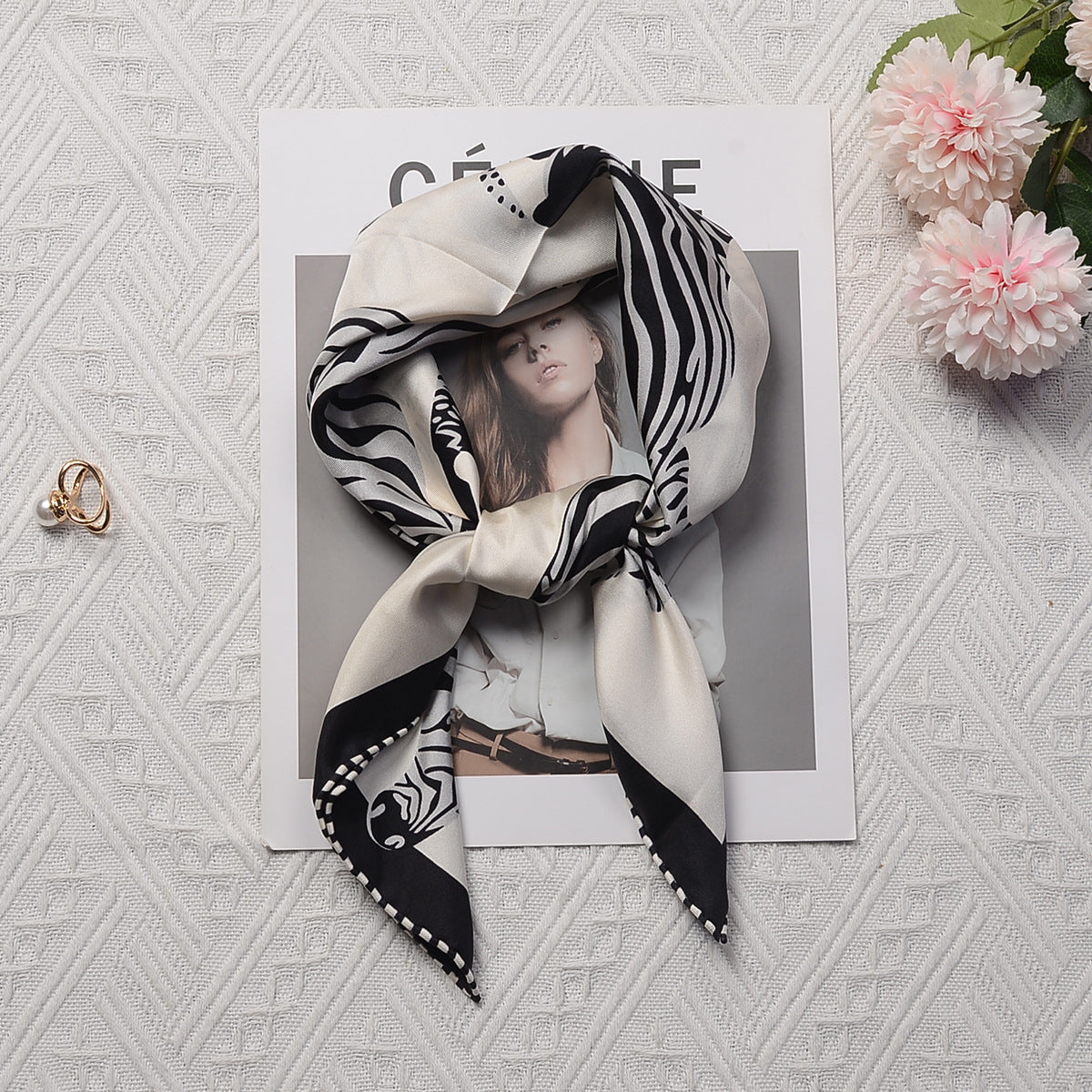 シルクスカーフフレンチレトロプリント柄ネッカチーフ何とでも合う気質スカーフ