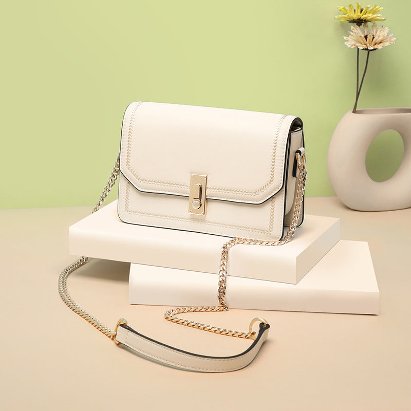 本革の斜めショルダーバッグ小物バッグおしゃれで高級感のチェーンバッグシンプルスクエアバッグショルダーバッグ.ポシェット