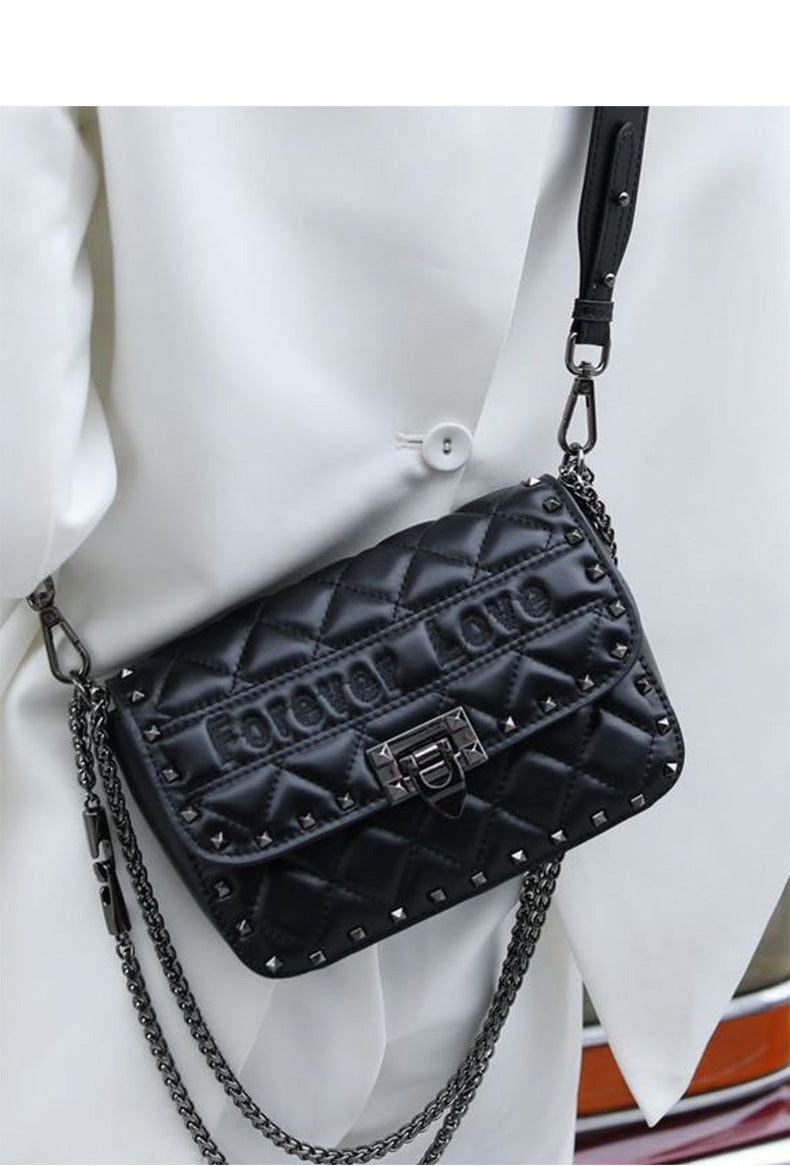 レディースバッグファッション本革チェーンバッグリベットシングルブロードバンドスクエアバッグトレンドショルダーバッグ.ポシェット
