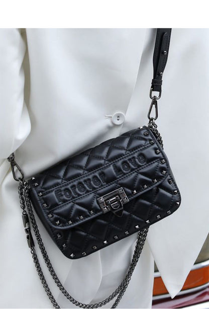 レディースバッグファッション本革チェーンバッグリベットシングルブロードバンドスクエアバッグトレンドショルダーバッグ.ポシェット