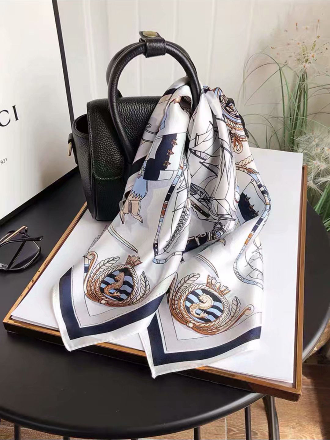 シルクスカーフプリント柄小さなスカーフ女性何とでも合うエレガント気質ネッカチーフ