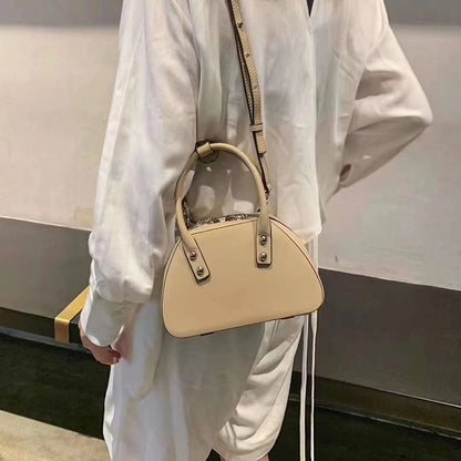 女性のハンドバッグ本革ショルダーバッグ個性的な貝殻バッグ高級感の斜め掛けバッグ