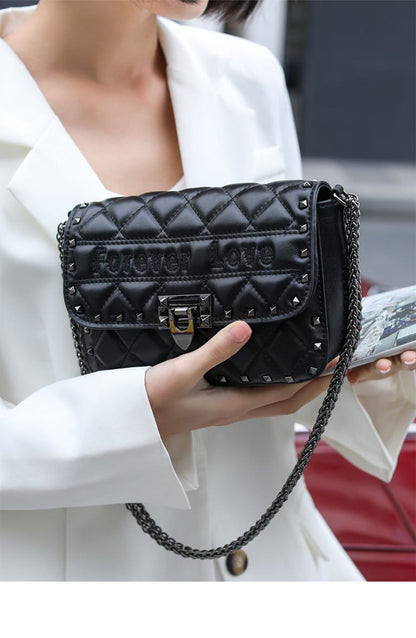 レディースバッグファッション本革チェーンバッグリベットシングルブロードバンドスクエアバッグトレンドショルダーバッグ.ポシェット