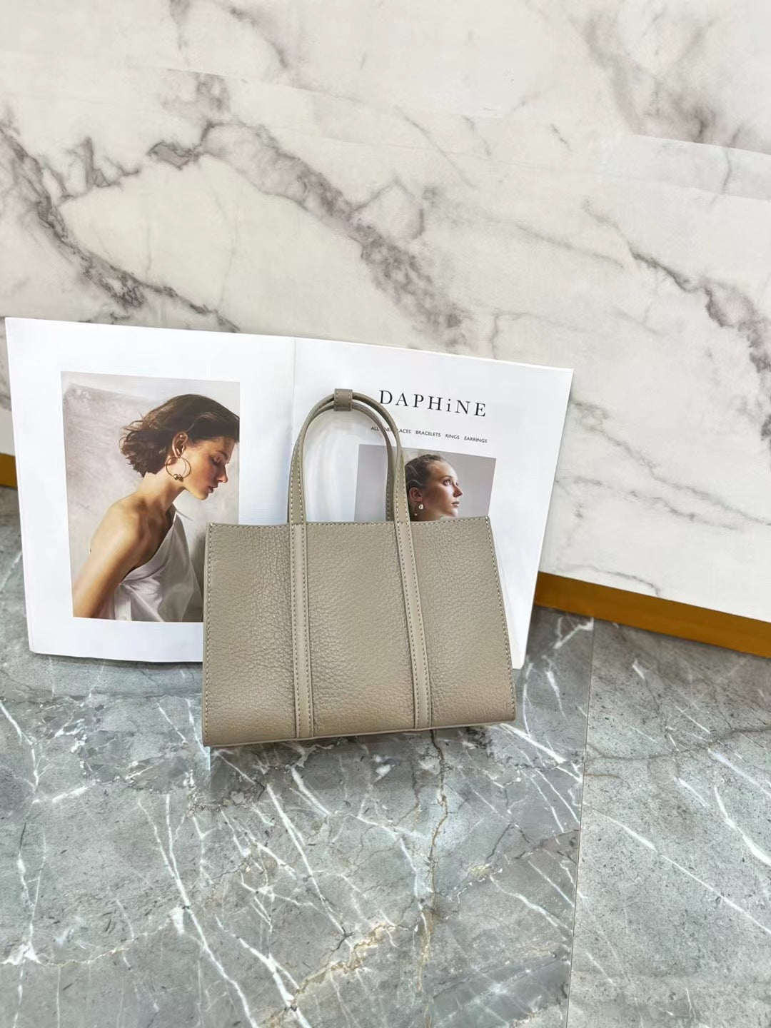 本革ハンドバッグ女性バッグ牛革斜め掛けバッグシンプル通勤OL何とでも合う ショルダーバッグ.ポシェット