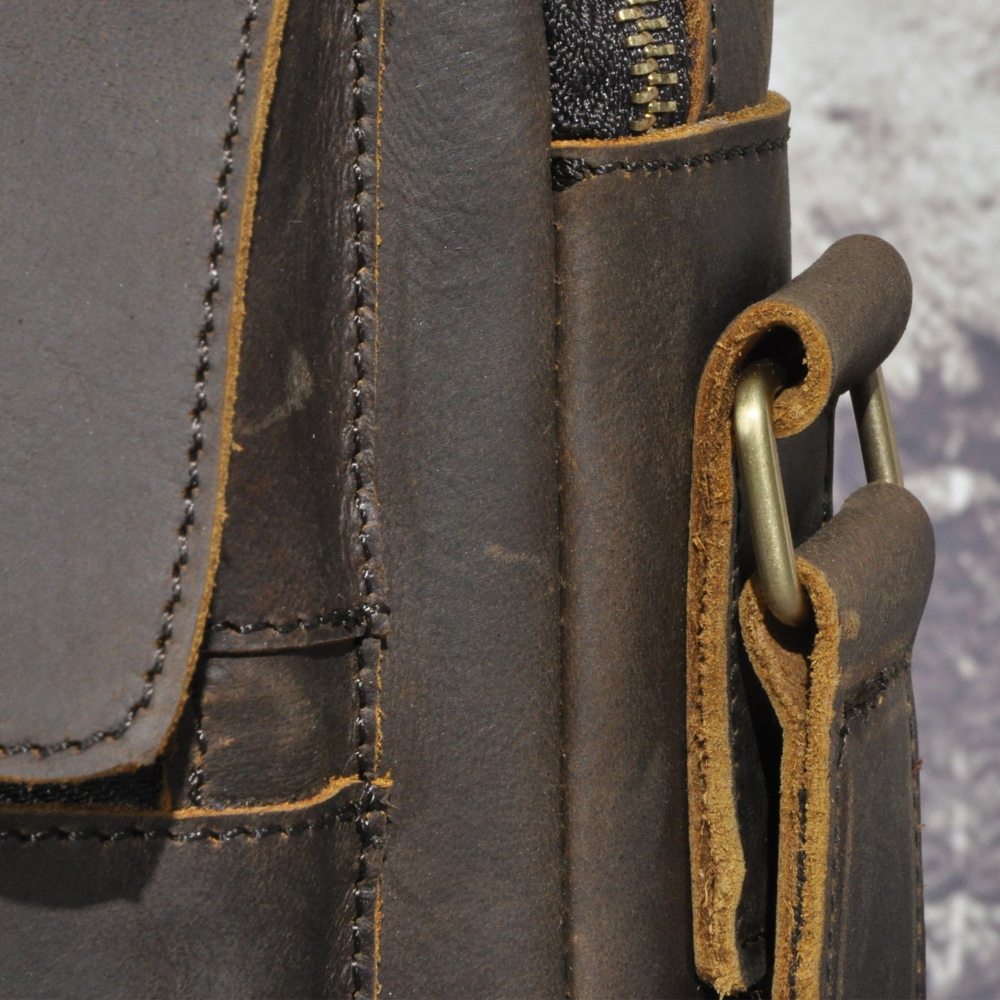 メンズショルダーバッグ牛革本革製レトロアウトドア旅行 男性用斜めがけバッグ