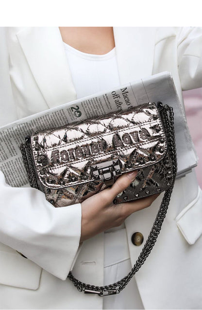 レディースバッグファッション本革チェーンバッグリベットシングルブロードバンドスクエアバッグトレンドショルダーバッグ.ポシェット