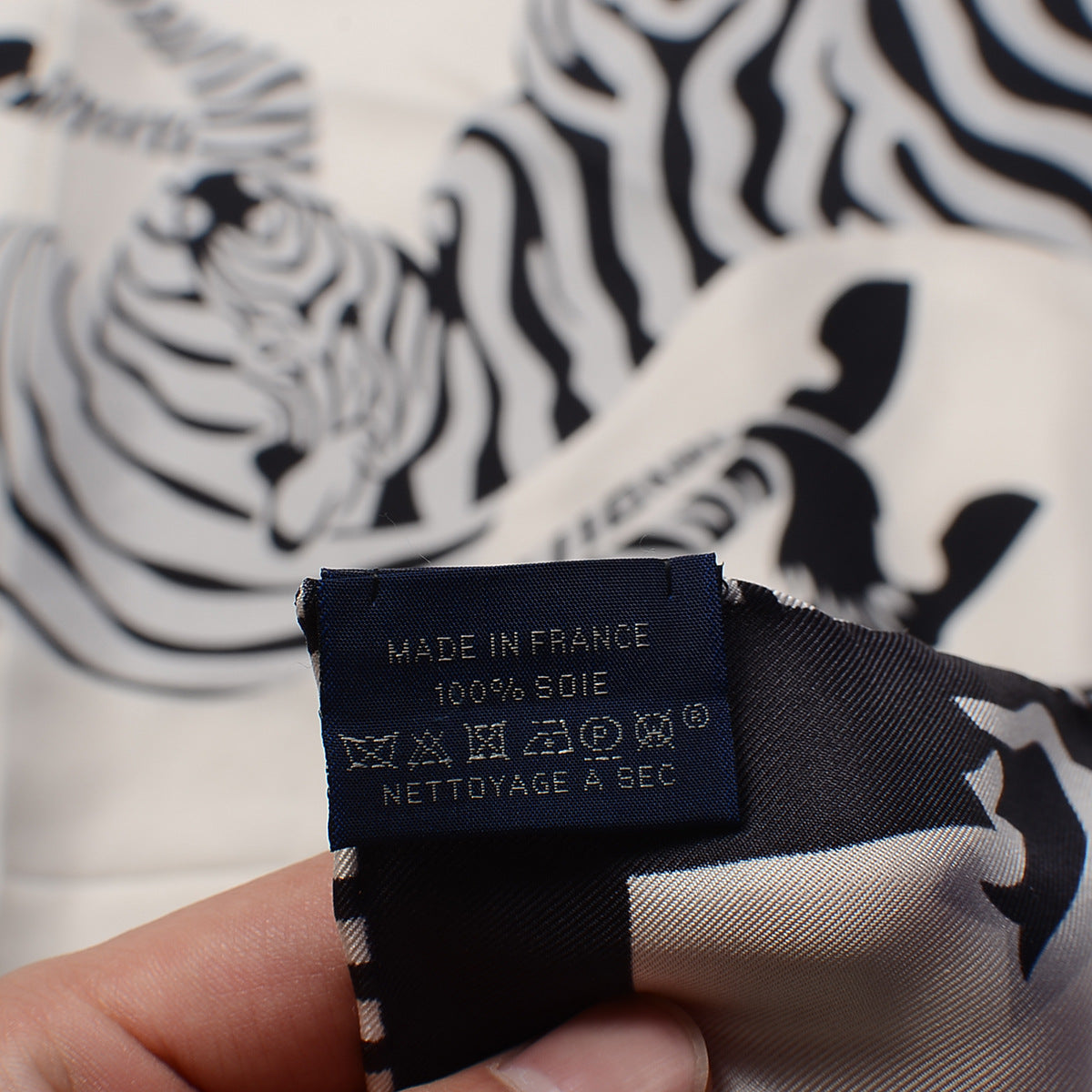 シルクスカーフフレンチレトロプリント柄ネッカチーフ何とでも合う気質スカーフ