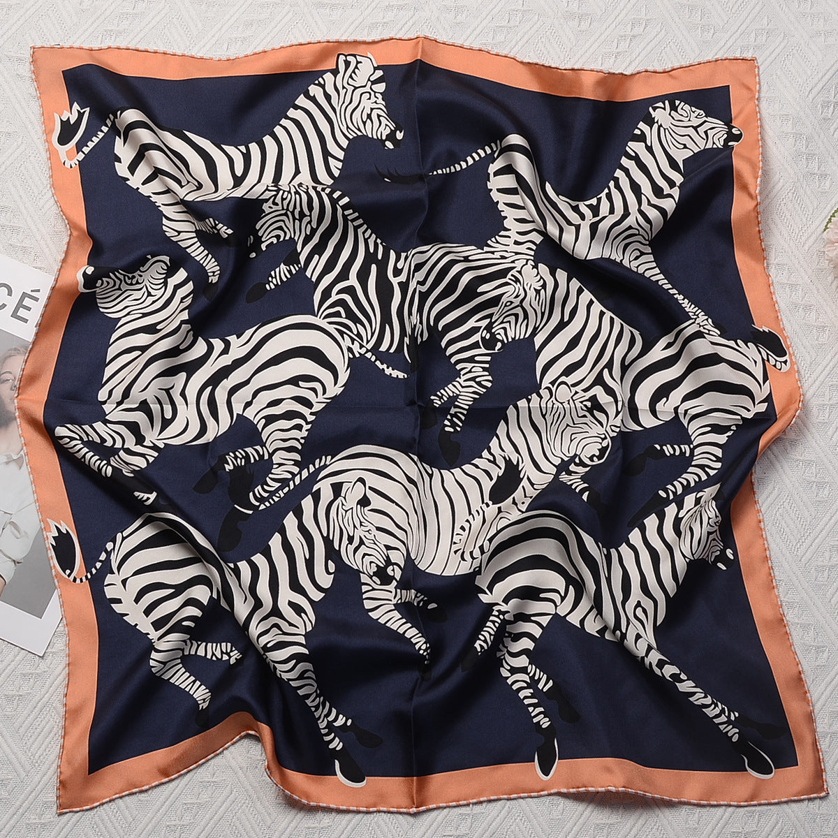 シルクスカーフフレンチレトロプリント柄ネッカチーフ何とでも合う気質スカーフ