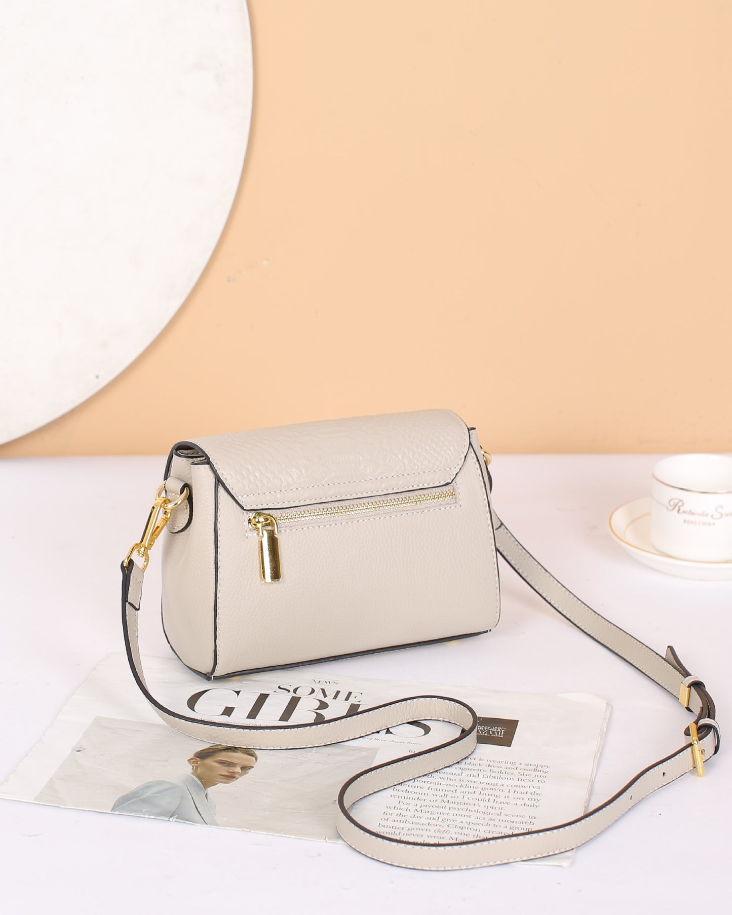 レディースバッグ本革鰐柄斜め掛けバッグレトロ風スクエアバッグファッションショルダーバッグ.ポシェット