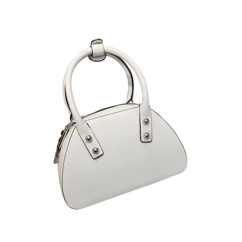 女性のハンドバッグ本革ショルダーバッグ個性的な貝殻バッグ高級感の斜め掛けバッグ