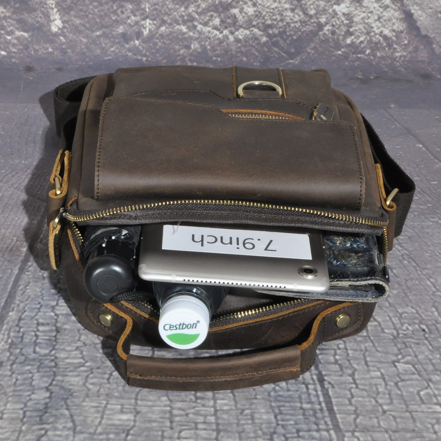 メンズショルダーバッグ牛革本革製レトロアウトドア旅行 男性用斜めがけバッグ