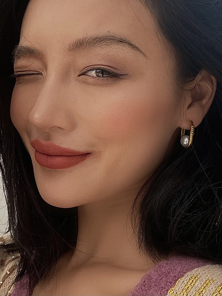 DのCD真珠イヤリング女性高級感贅沢を軽んじるピアスレトロ耳掛けピアス