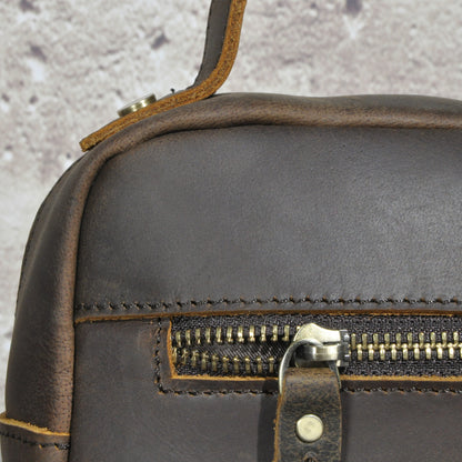 メンズショルダーバッグ牛革本革製レトロアウトドア旅行 男性用斜めがけバッグ