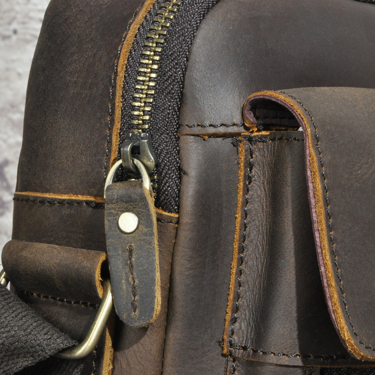 メンズショルダーバッグ牛革本革製レトロアウトドア旅行 男性用斜めがけバッグ