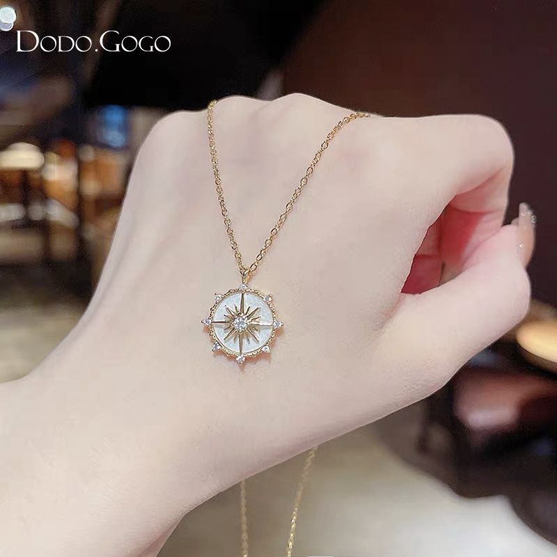 DODOGOGO八芒星羅針盤ペンダントネックレス女性高級感デザイン気質鎖骨チェーンネックチェーン