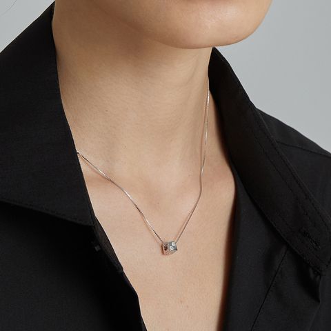 AJIDOU925シルバールービックキューブネックレスシンプル幾何鎖骨チェーン贈り物