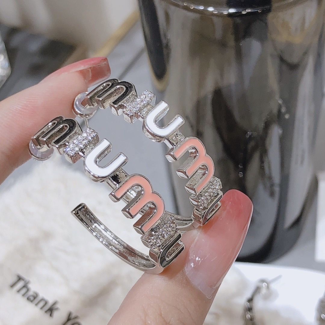 MiuMiu レディーファッション高級感耳飾り 気質 精緻女性イヤリング EH0225