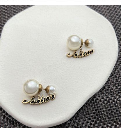 AOMIDIORレディーファッション高級感耳飾り 気質 精緻女性イヤリング EH0125