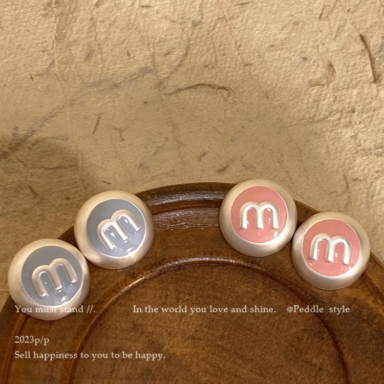 MiuMiu レディーファッション高級感耳飾り 気質 精緻女性イヤリング EH0182